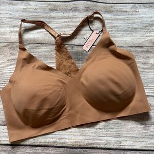 Victoria’s Secret Seamless Naked Smooth Laser Cut Bralette NWT Women’s Small